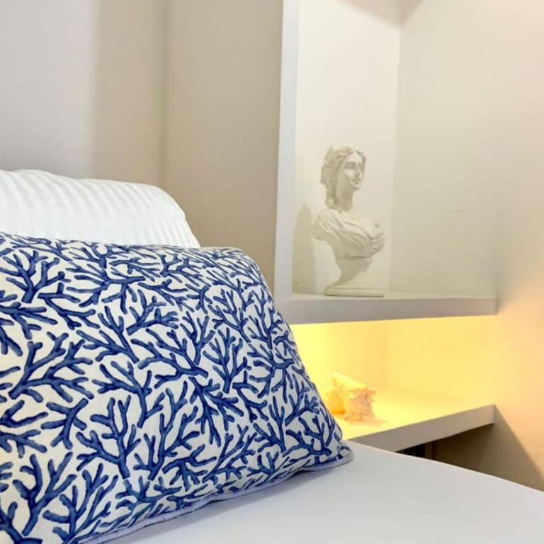 Hospedaje, Cartagena, El Laguito - Two-Bedroom Deluxe Apartment with Balcony - 11