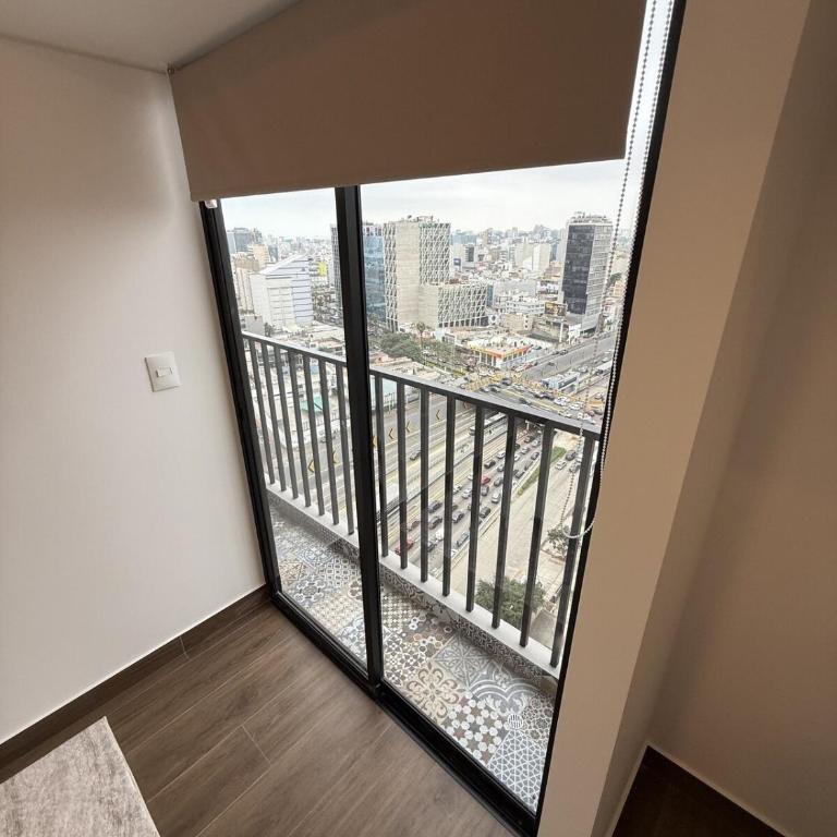 Heart of Miraflores, 21st Floor, 2 Bedrooms ,Parking - Apartamento de 2 dormitorios con balcón - 4