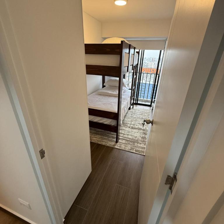 Heart of Miraflores, 21st Floor, 2 Bedrooms ,Parking - Apartamento de 2 dormitorios con balcón - 9
