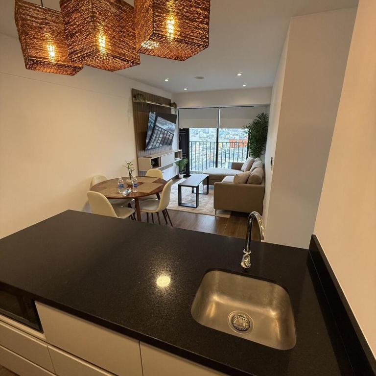 Heart of Miraflores, 21st Floor, 2 Bedrooms ,Parking - Apartamento de 2 dormitorios con balcón - 26