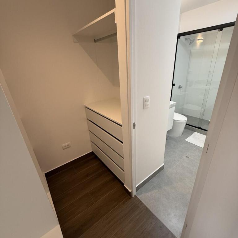 Heart of Miraflores, 21st Floor, 2 Bedrooms ,Parking - Apartamento de 2 dormitorios con balcón - 32