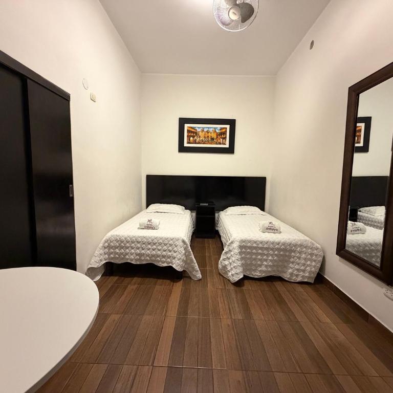 Hostal Anthony's - Habitación Doble - 2 camas - 2