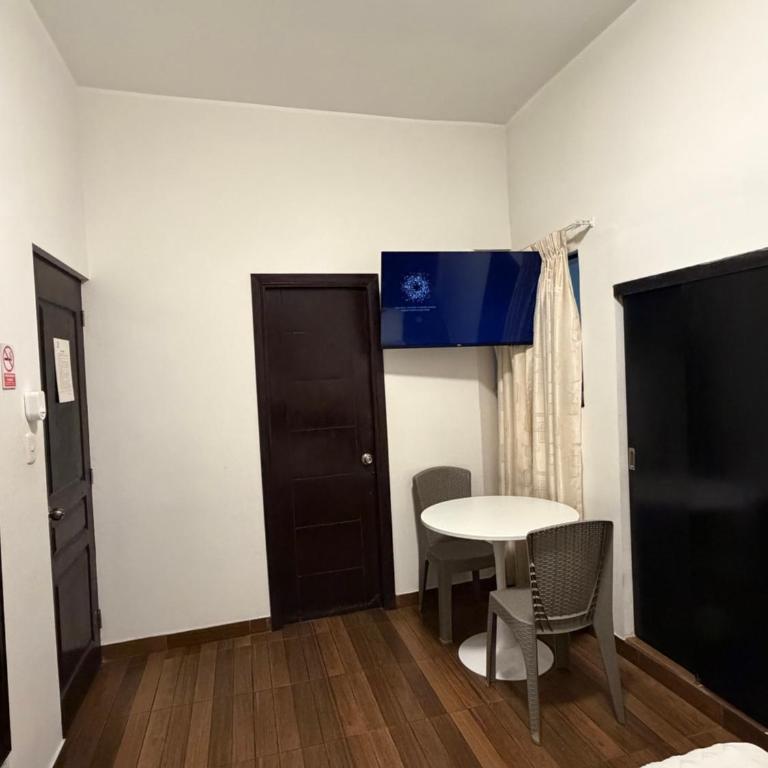 Hostal Anthony's - Habitación Doble - 2 camas - 4