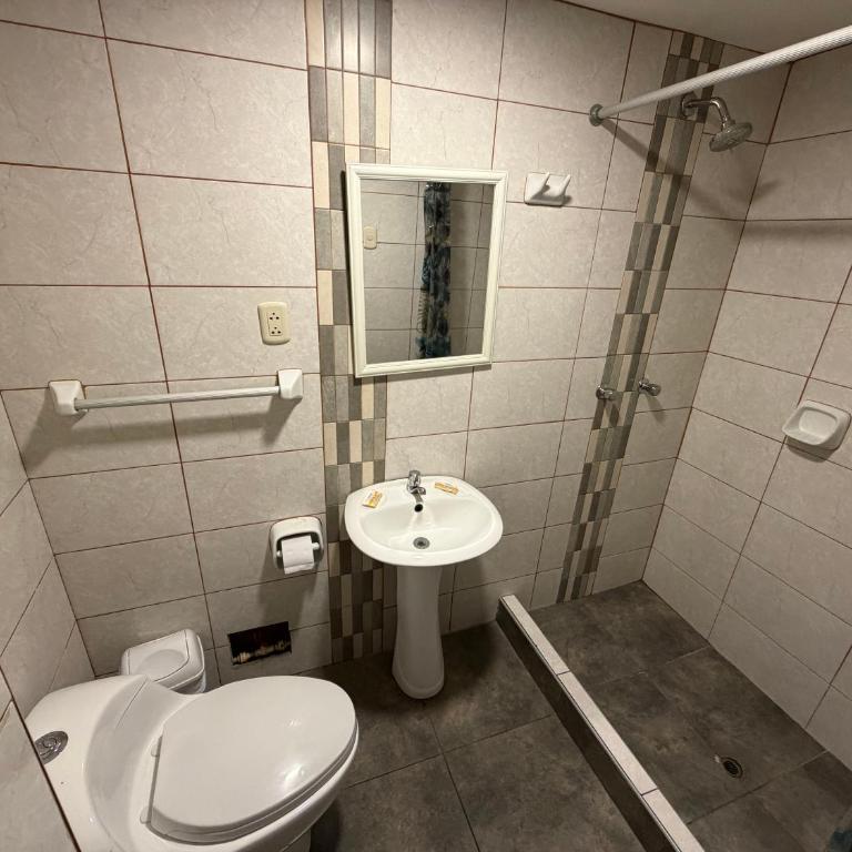 Hostal Anthony's - Habitación Triple - 3