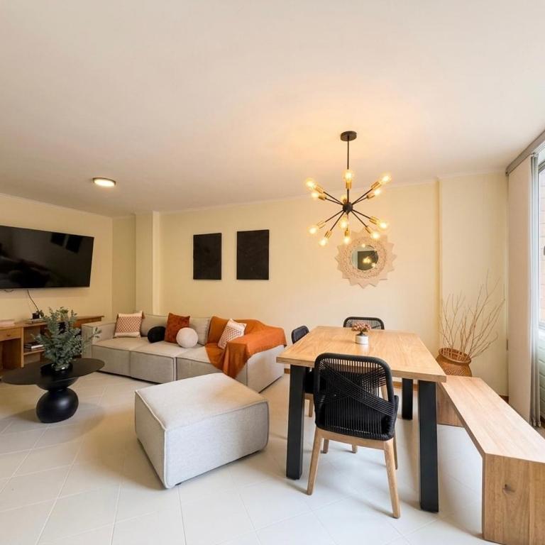 Modern and bright apartment - In front of the UPB & La 70 - Two-Bedroom Apartment - 1