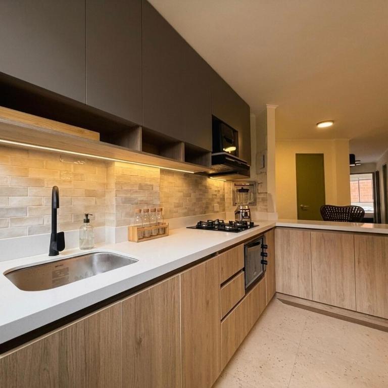 Modern and bright apartment - In front of the UPB & La 70 - Two-Bedroom Apartment - 5