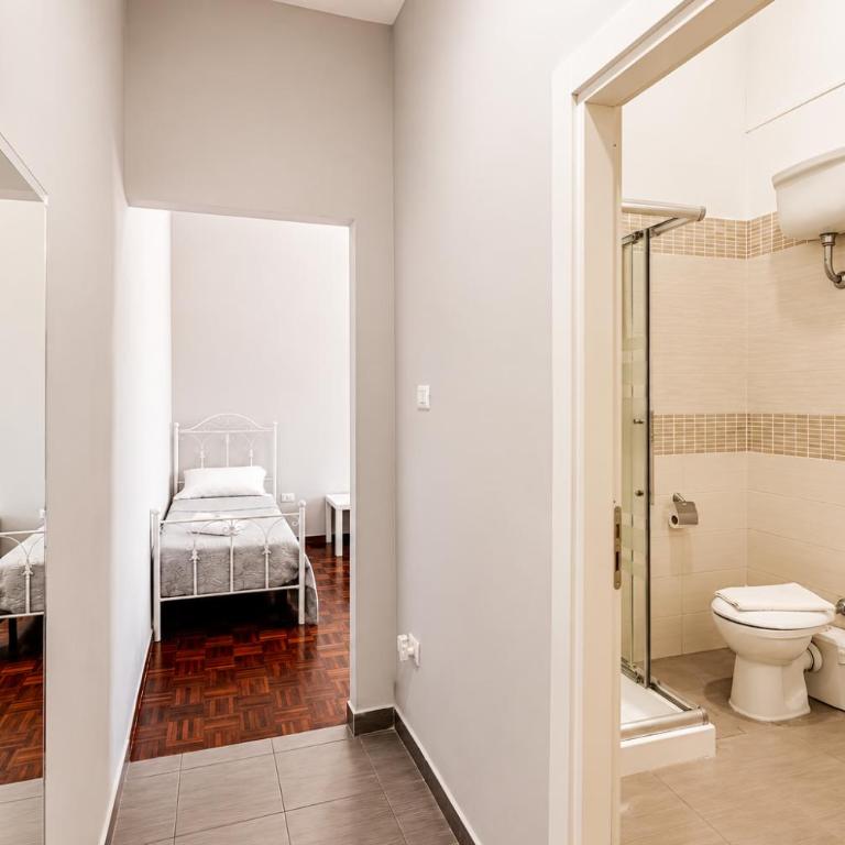 Bamba Luxury Suites Napoli Central Station - Triple Room - 8