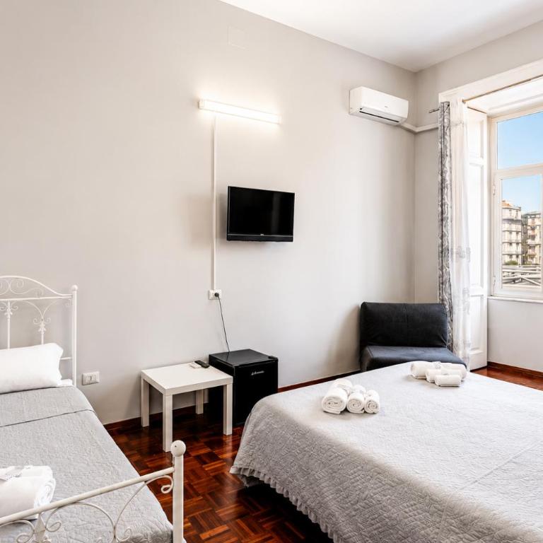 Bamba Luxury Suites Napoli Central Station - Triple Room - 9