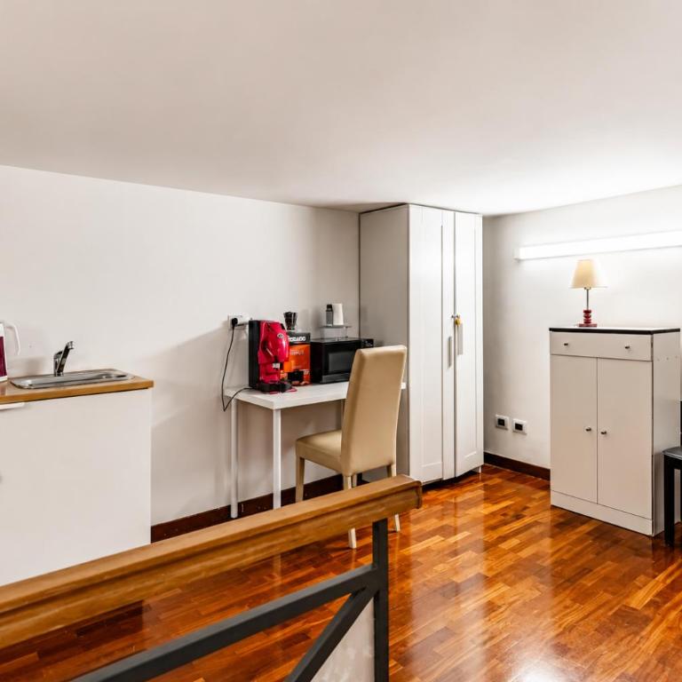 Bamba Luxury Suites Napoli Central Station - Double Room - 11