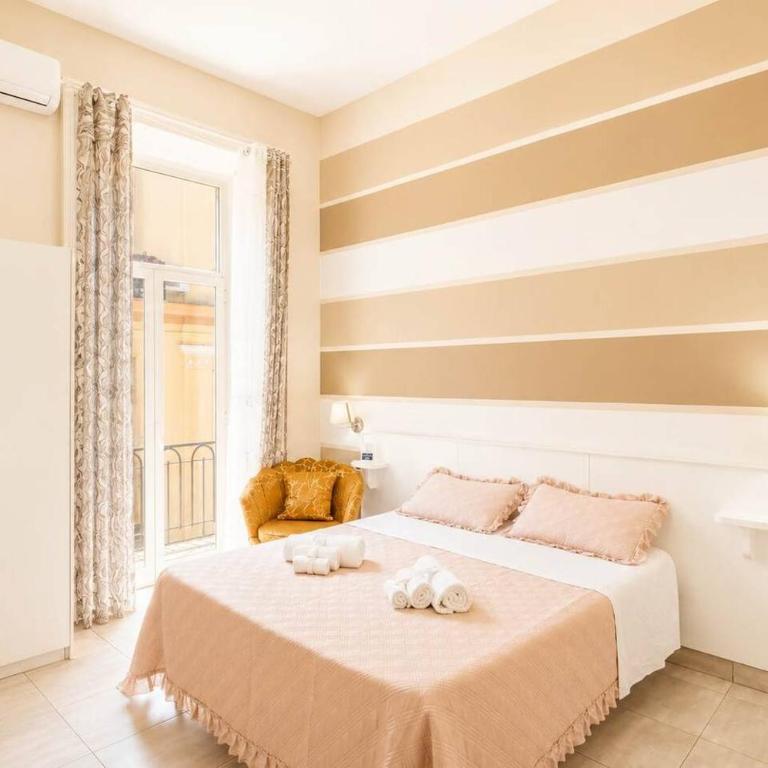 Bamba Luxury Suites Napoli Central Station - Double Room - 1