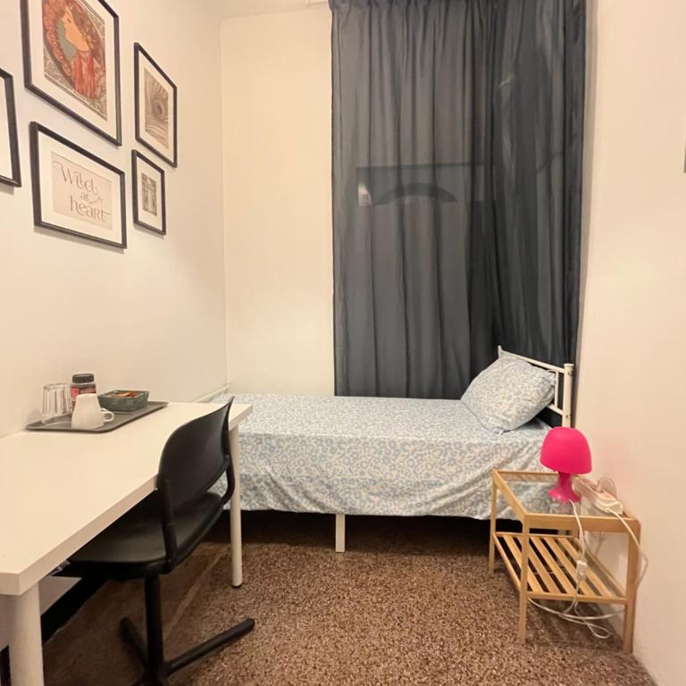 Yasna Private Room - Small Single Room - 4