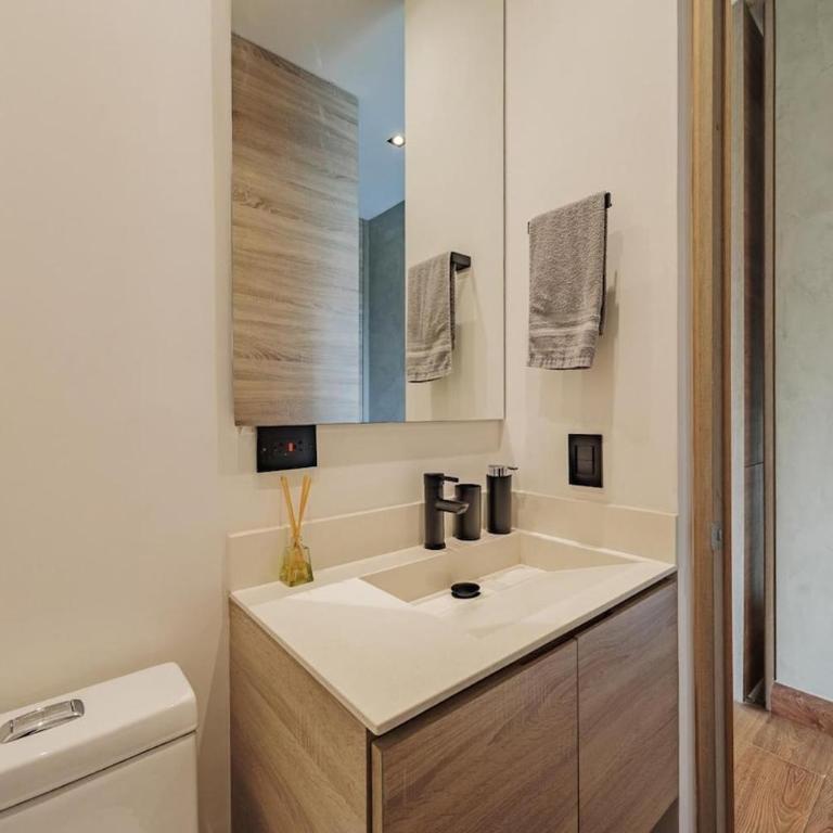 Loft en El Poblado, Medellín - One-Bedroom Apartment - 24