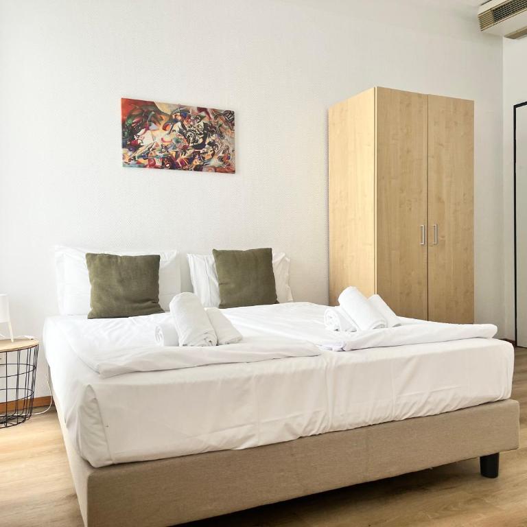 GuestHouse Lugano Center by LR - Camera Matrimoniale/Doppia con Letti Singoli - 14