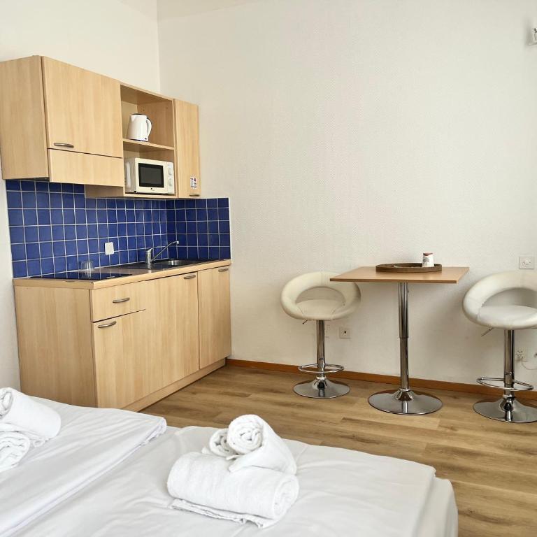 GuestHouse Lugano Center by LR - Camera Matrimoniale/Doppia con Letti Singoli - 13