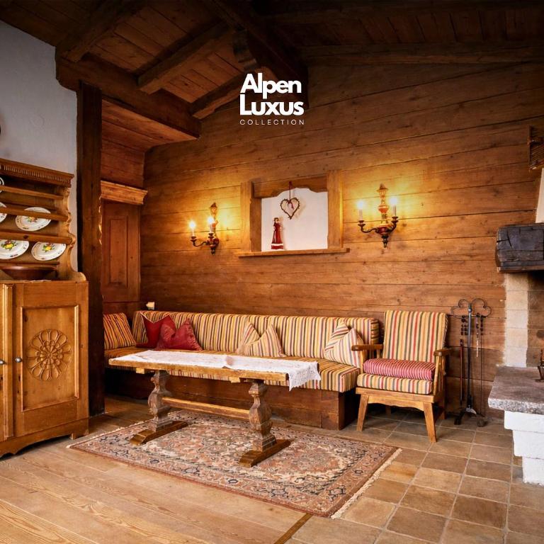 NINA's Chalet with Pool & Sauna Access - Chalet - 1
