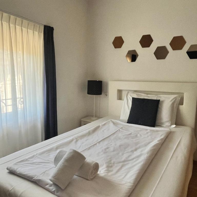 GuestHouse Lugano Center by LR - Camera Singola con Vista Lago - 11
