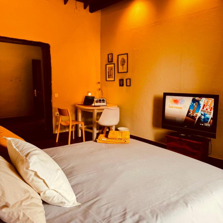 Coliving Tenerife - Villa La Laguna - Standard Double Room with Shared Bathroom - 6