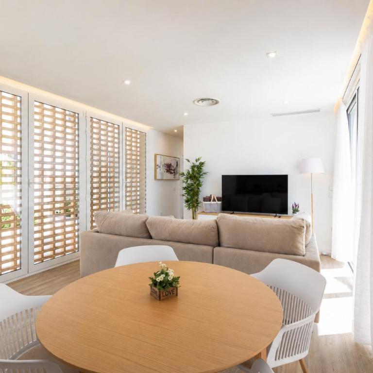 NerjaPlus Playa Burriana Apartamento 3 - Appartement - 5