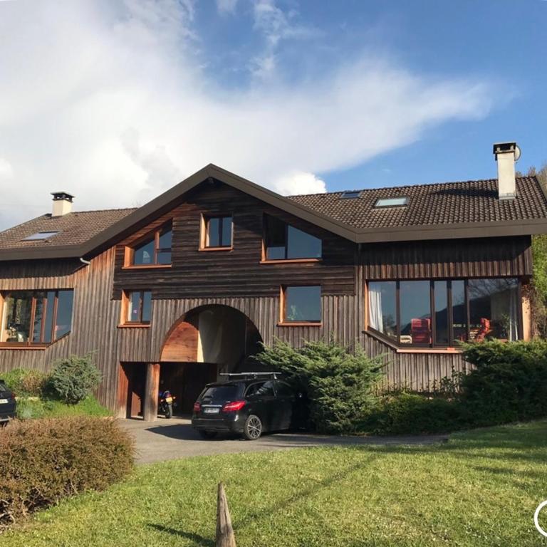 Maison mitoyenne dans un quartier calme avec parking privatif et vue panoramique sur le lac et les montagnes - Villa - 16