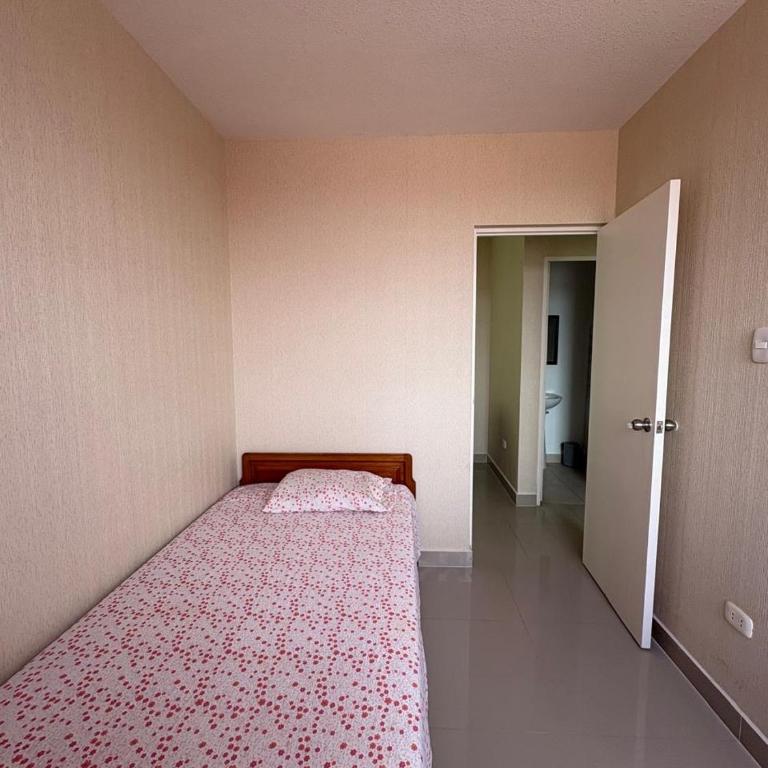 Departamento para familias en condominio residencial - Three-Bedroom Apartment - 2