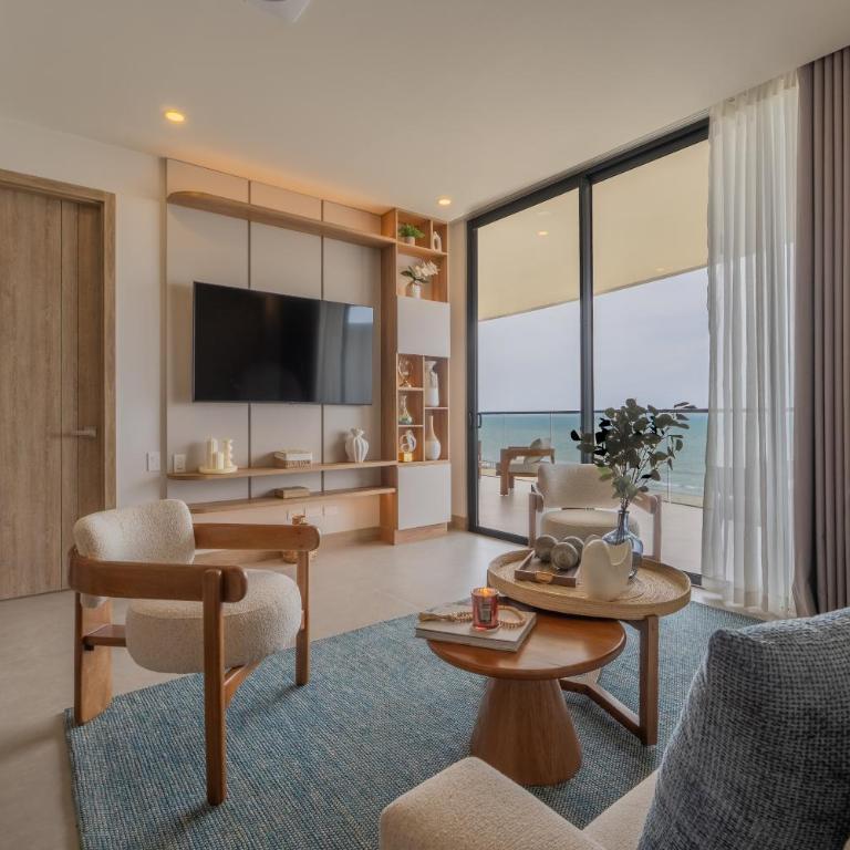 Wake Up to the Ocean, True Beachfront Terrace - Two-Bedroom Apartment - 7