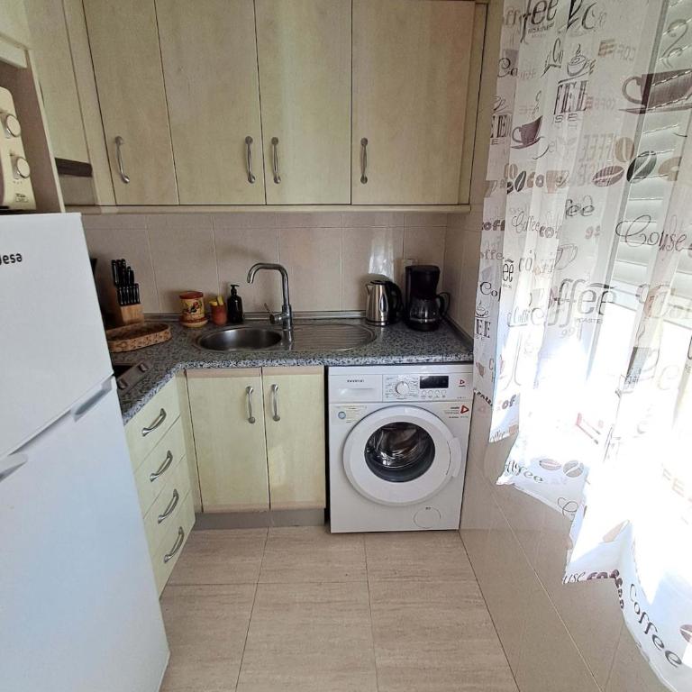 Atico Estudio Centro Fuengirola - Apartamento de 1 dormitorio - 2