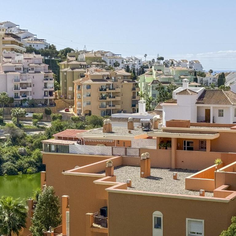Bright & quiet 2bedroom with large terrace & pool - Apartamento de 2 dormitorios - 38