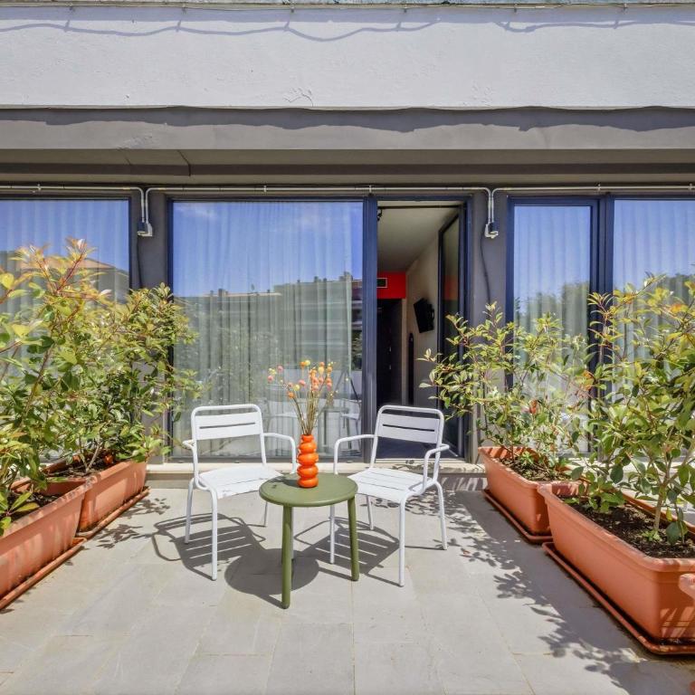 Ibis Styles Roma Aurelia - Camera Matrimoniale Superior con Balcone - 4
