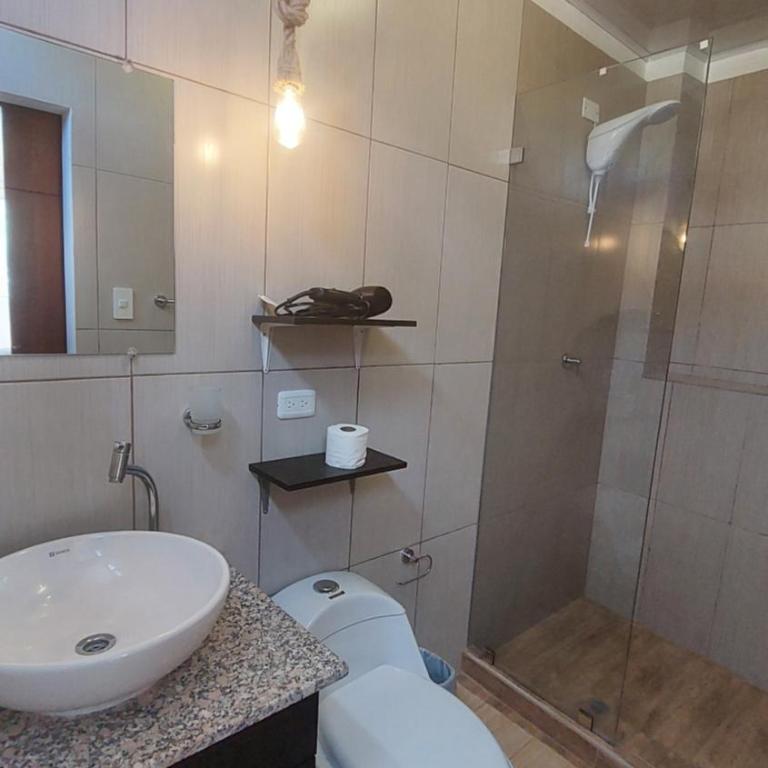 Hotel Islas Galapagos - Standard Queen Room - 7