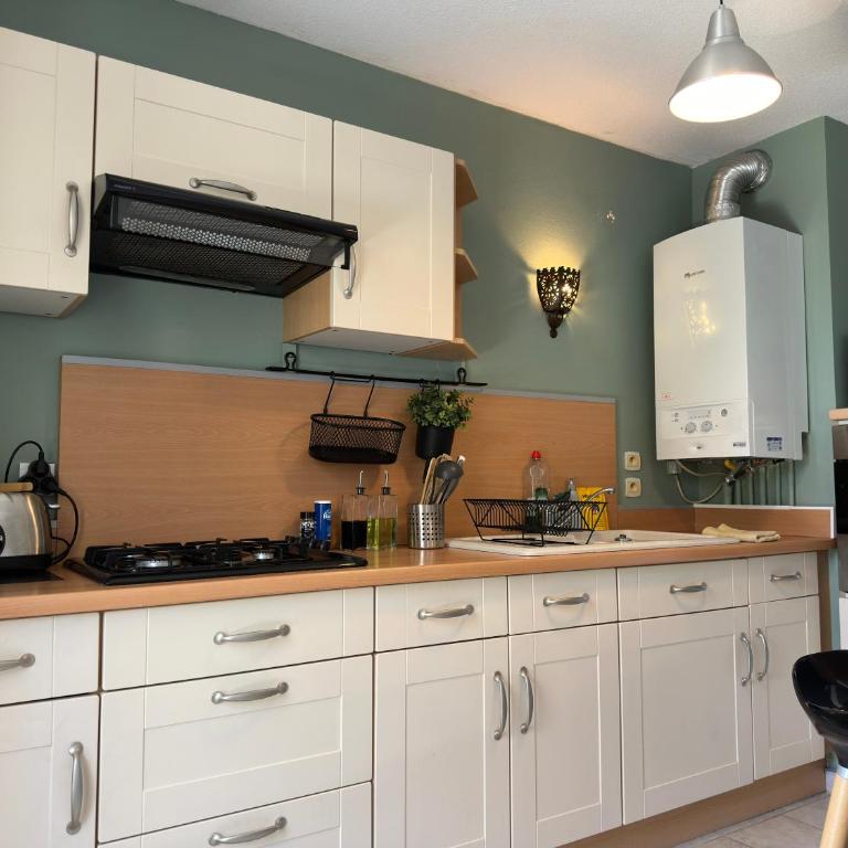 Cosy Garden T2 4p proche odysseum et gares clim wifi jardin - Two-Bedroom Apartment - 4