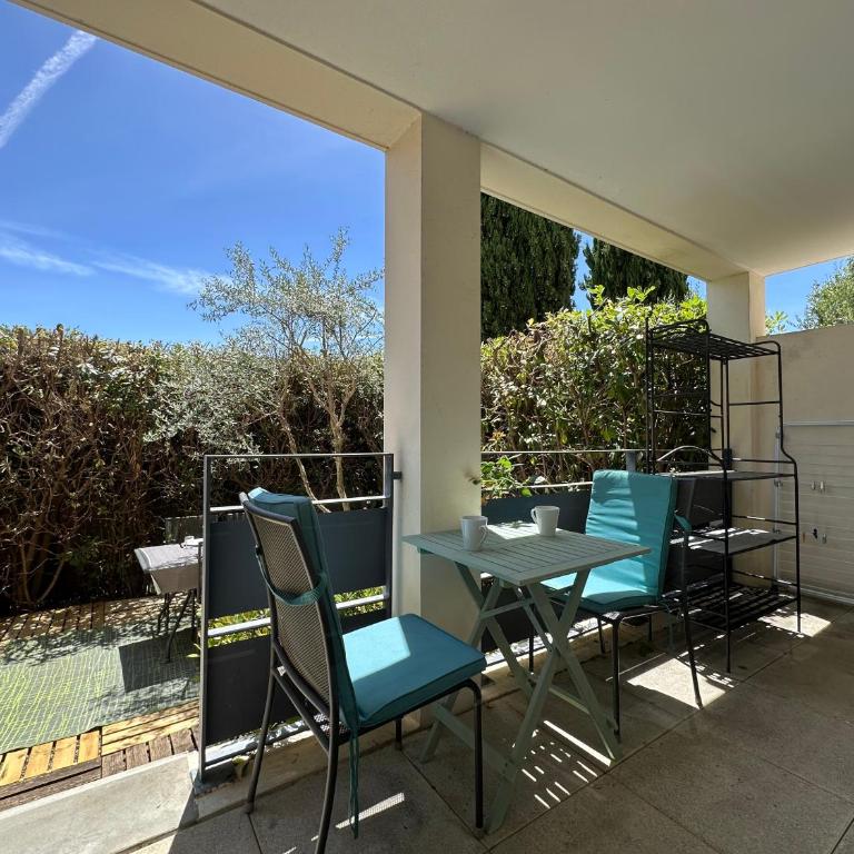 Cosy Garden T2 4p proche odysseum et gares clim wifi jardin - Two-Bedroom Apartment - 3