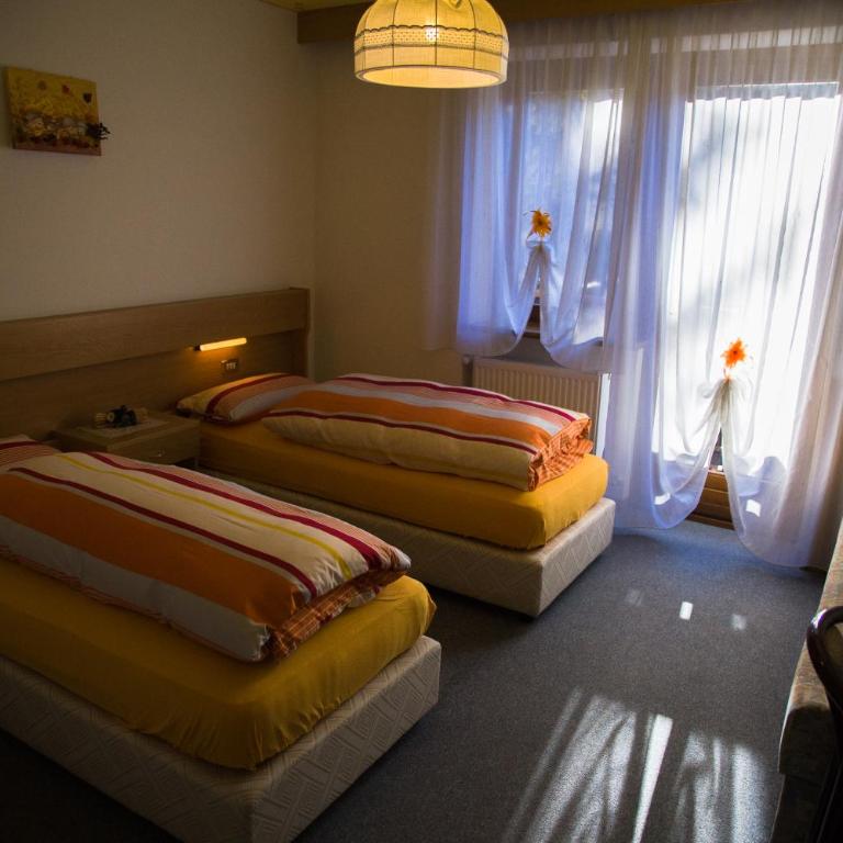 Hotel Garni Ongaro - Camera Standard Doppia con Letti Singoli - 4