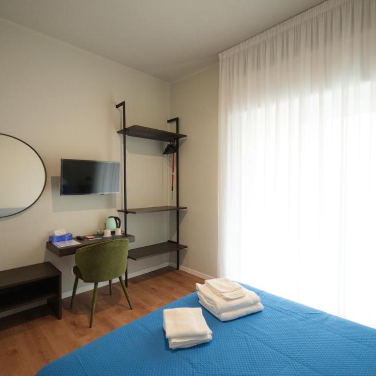 Vittorio Veneto Dimore - Habitación con cama extragrande. - 3