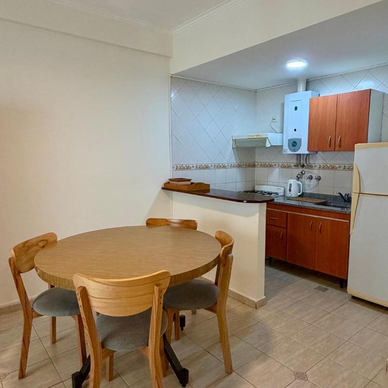 Pilares IV - Dpto ideal a metros de Bv Pellegrini con posibilidad de cochera - Apartamento de 1 dormitorio - 3