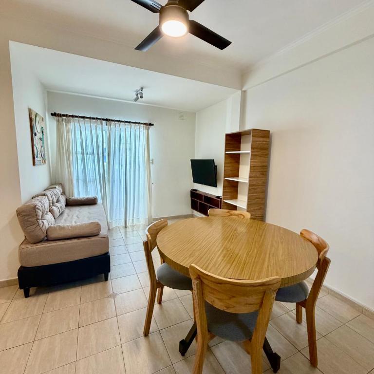 Pilares IV - Dpto ideal a metros de Bv Pellegrini con posibilidad de cochera - Apartamento de 1 dormitorio - 1