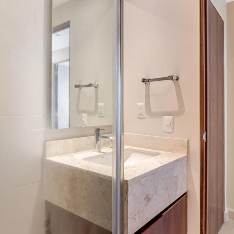 Begrand Alto Polanco Pool Gym Jacuzzi & More - One-Bedroom Apartment - 14