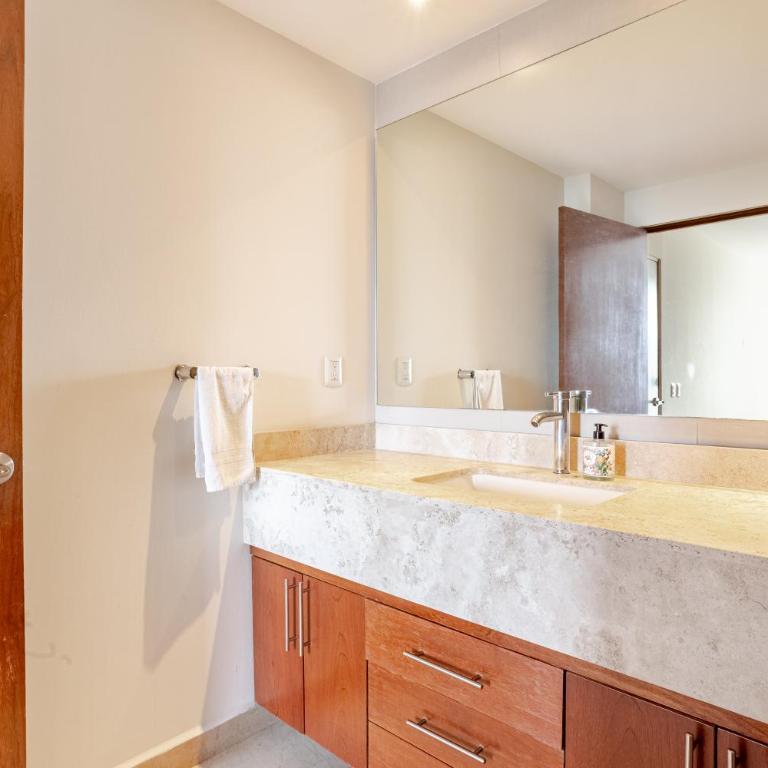 Begrand Alto Polanco Pool Gym Jacuzzi & More - Deluxe Family Suite - 5