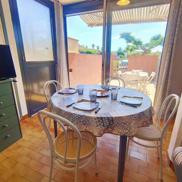 Studio avec piscine et parking - 4 pers. - FR-1-696-152 - Studio - 5