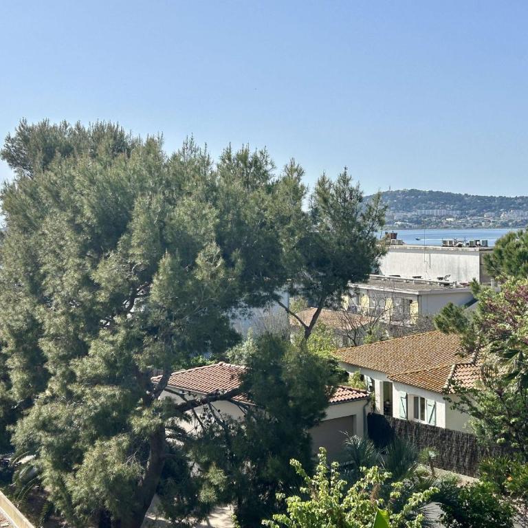 Appartement T1 avec climatisation, vue Ã©tang - FR-1-553-342 - Appartement - 1