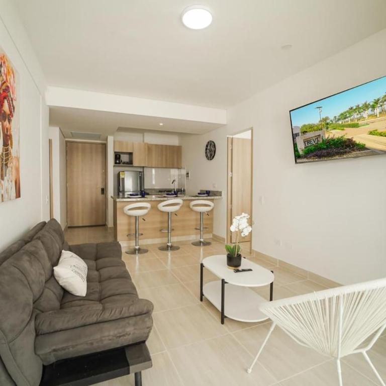 Family Friendly 2BR Apartment Sleeps 4 to 6 - Two-Bedroom Apartment - 1