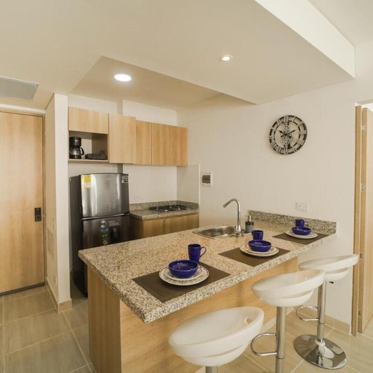 Family Friendly 2BR Apartment Sleeps 4 to 6 - Two-Bedroom Apartment - 5
