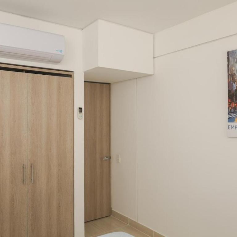 Family Friendly 2BR Apartment Sleeps 4 to 6 - Two-Bedroom Apartment - 6