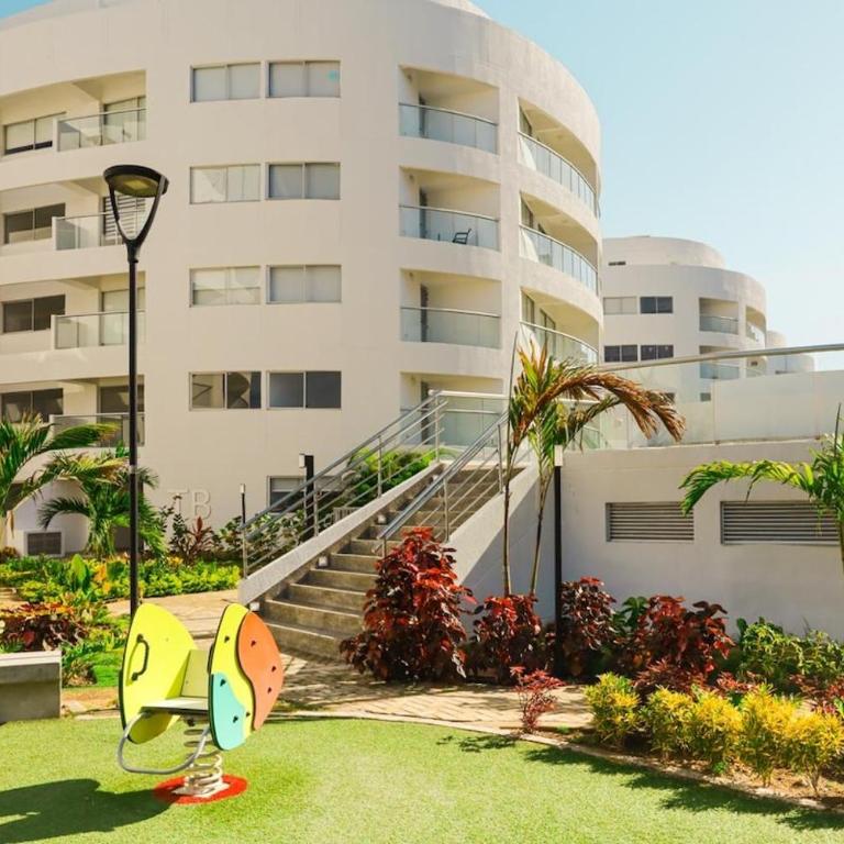 Family Friendly 2BR Apartment Sleeps 4 to 6 - Two-Bedroom Apartment - 13