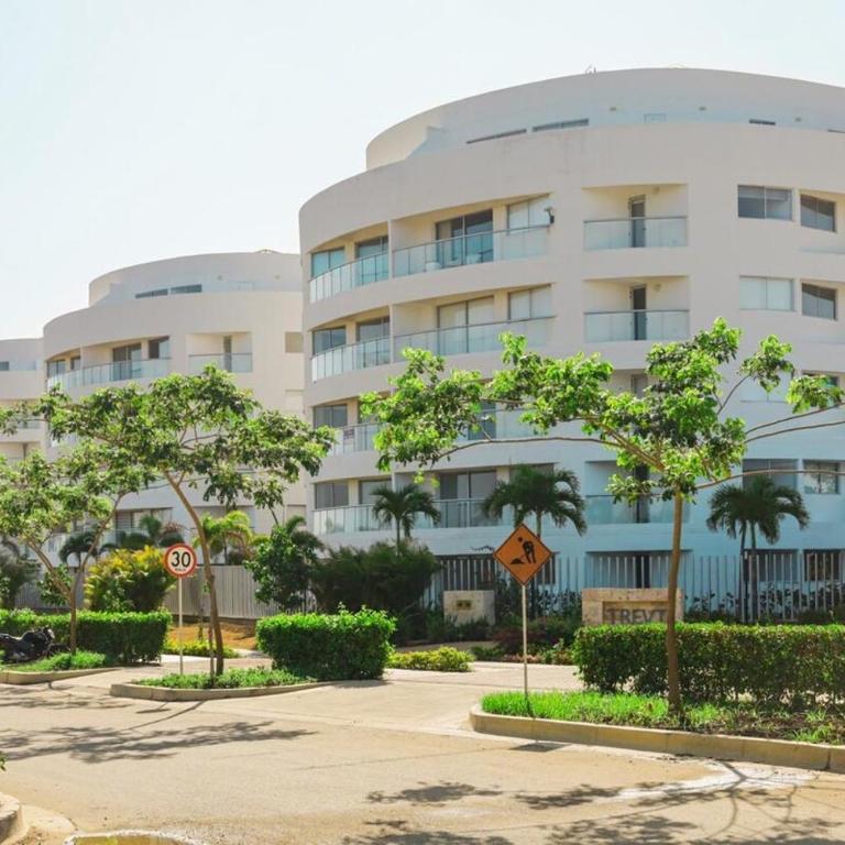 Family Friendly 2BR Apartment Sleeps 4 to 6 - Two-Bedroom Apartment - 15