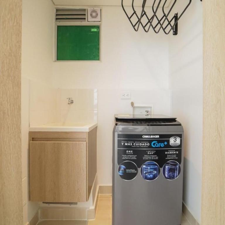 Family Friendly 2BR Apartment Sleeps 4 to 6 - Two-Bedroom Apartment - 20