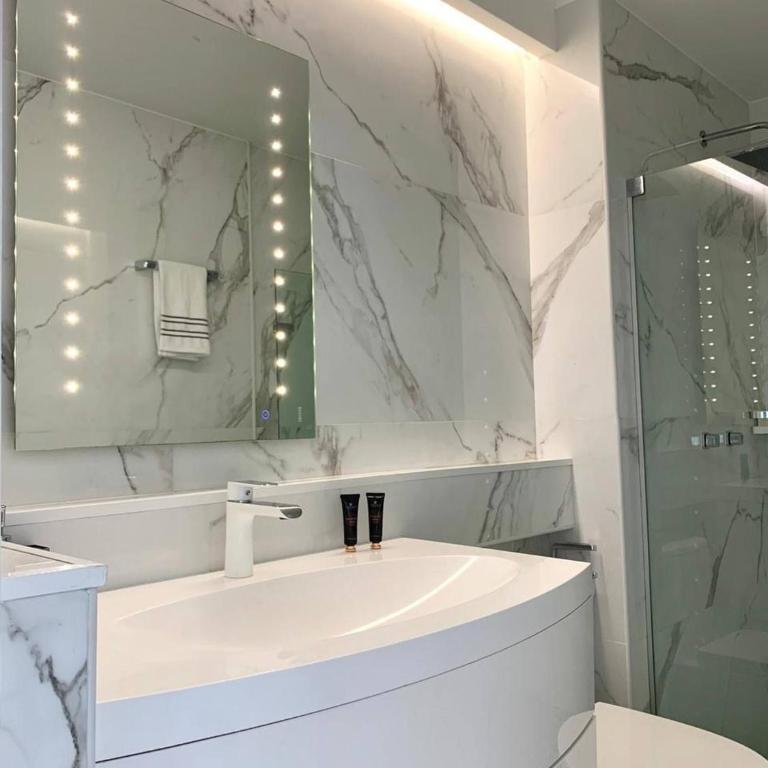 Luxury 2 bedrooms water view apartment - Apartment - 21