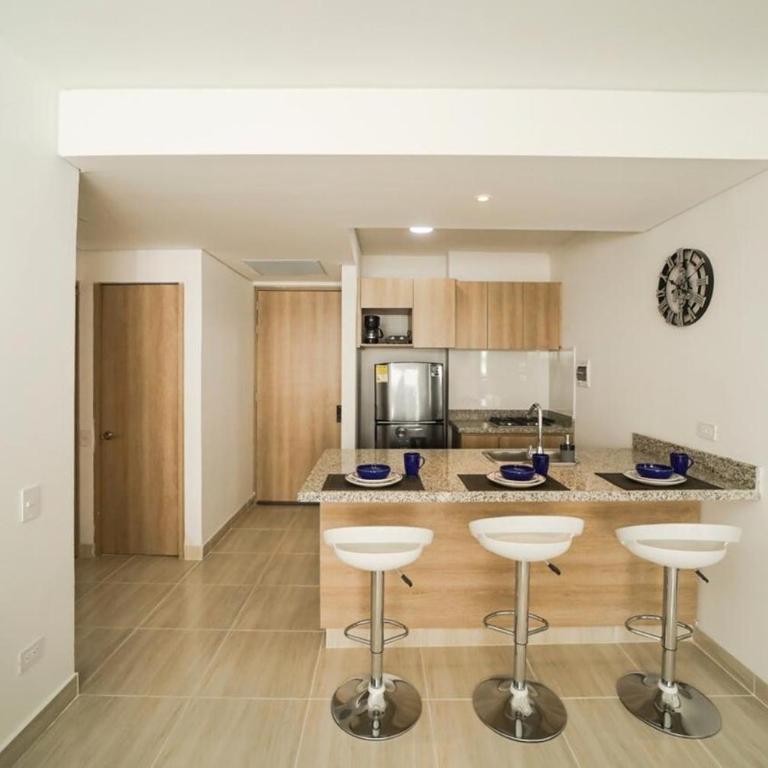 Family Friendly 2BR Apartment Sleeps 4 to 6 - Two-Bedroom Apartment - 48