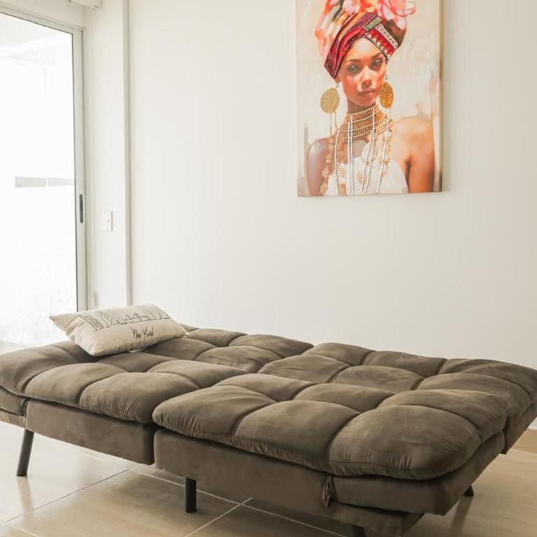 Family Friendly 2BR Apartment Sleeps 4 to 6 - Two-Bedroom Apartment - 50