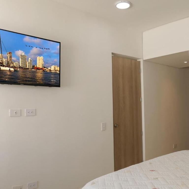 Family Friendly 2BR Apartment Sleeps 4 to 6 - Two-Bedroom Apartment - 55