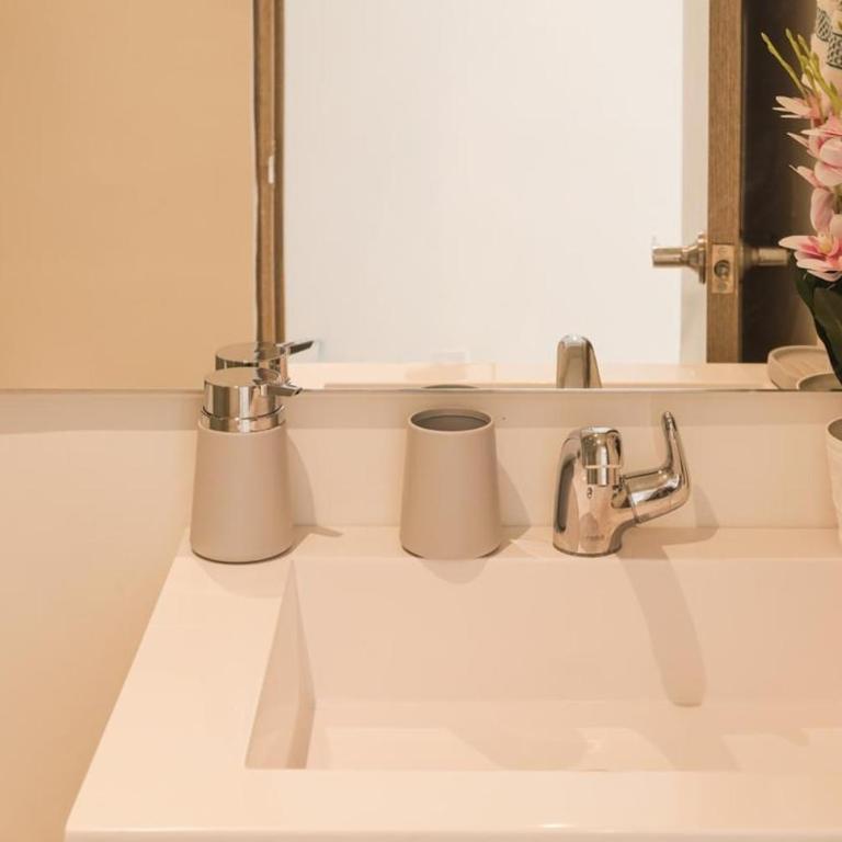 Family Friendly 2BR Apartment Sleeps 4 to 6 - Two-Bedroom Apartment - 59